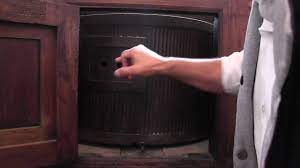 Che cos'è la ruota degli esposti o degli orfanelli? La Ruota Degli Esposti A Napoli Youtube