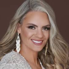 Kendra Berning's Instagram, Twitter & Facebook