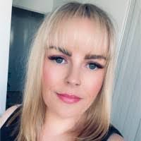 Anne Langworthy's Instagram, Twitter & Facebook