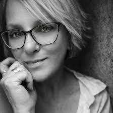 My legs are really bad today 🥺 causes head. Fibromyalția May Be Invisible,  But It's Nof Silent. your head to beat in deafening causes your ears to  buzz and ring back and