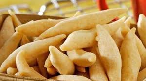 Kanji/tapioka • kaldu bubuk • bawang putih bubuk (optional) • telur • margarin (blueband/palmia) • minyak goreng. Cara Membuat Telur Gabus Tanpa Keju Atau Kue Bolot Camilan Renyah Buat Lebaran 2021 Catat Resepnya Tribun Jatim