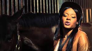 Built around lone's song pineapple crush, liquorice is an acid house track that incorporates synthesizers in its composition. Azealia Banks Liquorice Alternative Version Youtube