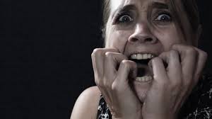 Hier schlafen die heranwachsenden knaben, hier machen die verheirateten männer in ihren mußestunden siesta, plaudern und rauchen ihre in. Mckamey Manor Diese Horrorshow Halt Niemand Bis Zum Ende Aus Stern De