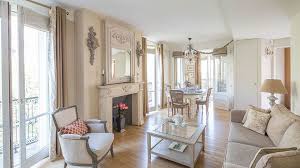 Rent Our 3 Bedroom Apartment Alsace Near Rue Cler Markets On The Left Bank Features A Narrow Wrap Around Balcony So You Can Step Out And Savo Decoracion De Unas