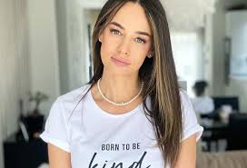 Andreea raicu nu mai are nevoie de nicio prezentare. Andreea Raicu Despre Acceptarea De Sine DacÄƒ Te SimÈ›i UratÄƒ Nu InseamnÄƒ CÄƒ EÈ™ti UratÄƒ Ea Md