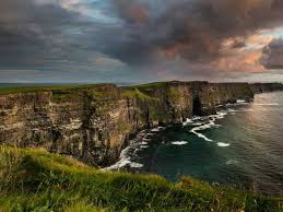 El είναι τέσσερα νέα αδέρφια από την ιρλανδία στην νέα υόρκη. Cliffs Of Moher Oi Entypwsiakoi Braxoi Sthn Irlandia