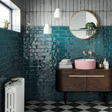 Transform your bathroom or powder room into a clean, relaxing, and bright space with these decorating tips. 40 Decorating Ideas For Small Modern Bathrooms Interior Design Interior Design Ideas Interior Design Apar Colorful Bathroom Tile Teal Bathroom Bathroom Colors
