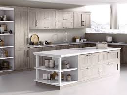 Los colores para cocinas también son susceptibles a las tendencias, y por lo tanto hay colores para cocinas que se encuentran más de moda durante un año, pero no tanto al siguiente. Colores Para La Cocina Combina Diferentes Tonos Con Esti