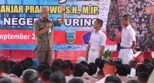 Adapun informasi perjalananya adalah sebagai berikut: Gubernur Jateng Ganjar Ingatkan Pelajar Di Kebumen Makan Ikan Biar Tak Ditenggelamkan