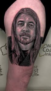 📌Potrait Work of nirvana Drummers David grohl🤩💫 Finished by Our talented  resident Artist Tony 🏆🥇 Only at West Coast Ink Bali !! Bookings  thru:(click tiktok bio) #potraittattoo #nirvana #davegrohl ...