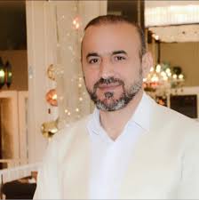 حاجی کاروان بانگخواز و ئەندامی پێشووتری پەرلەمانی کوردستان لە فراکسیۆنی  یەکگرتوو رایگەیاند: "رەجەب تەیب ئەردۆغان سەرۆککۆماری تورکیا لە سەرکردە  عەرەبەکان بێقیمەتتر و بێغیرەتترە بەرامبەر بە ئیسرائیل، چونکە نەیتوانیوە  رێککەوتنی نێوان تورکیا و