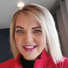 Lindsey Winegar's Instagram, Twitter & Facebook