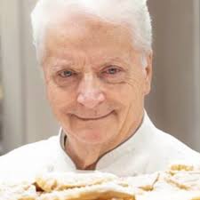 Billy Joel perde l'equilibrio e cade sul palco: ma è davvero un incidente?