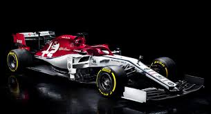 Alfa Romeo Debuts 2019 F1 Livery With Giulia And Stelvio Branding Carscoops Alfa Romeo Racing Formula One