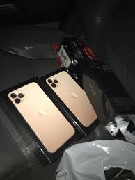 Garantie assurée via le vendeur pendant la 1ère année à. Une Boite Noire Pour L Iphone 11 Pro Iphone Soft