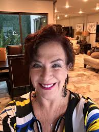 Thank you for including me !! I live in Venice Florida just south of  Sarasota. Tricia