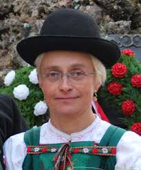 Manuela Ladurner resta a cé de l'Union dei Ladins da Fodom