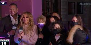 How jennifer lopez looks 25. Jennifer Lopez And Her Kids Welcomed 2021 On Live Tv In Nyc