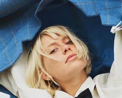 Alli neumann wurde als tochter eines deutschen und einer polin in deutschland geboren, lebte aber bis zu ihrem sechsten lebensjahr in polen. 8 Dezember 2021 Curt Prasentiert Alli Neumann Technikum Curt Munchen