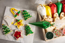 Want to make simple cookies truly showstopping for the holidays? Christmas Cookie Decorating Tips Nugget Markets Daily Dish