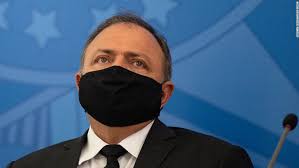 Eduardo pazuello anunció su positivo al coronavirus el pasado 21 de octubre, tras sentir fiebre y dolor de cabeza, y desde entonces cumple su age. Amid Pandemic Brazil S Health Ministry Still Has An Interim Boss With No Medical Experience Cnn