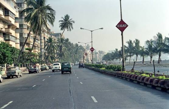 Driving south along Marine Drive, Bombay (Mumbai) | Marine D… | Flickr