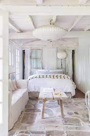 18 Ingenious Tricks That Will Make Even The Tiniest Studio Apartment Feel Like A Palace Studio Apartment Decorating Shabby Chic Room Shabby Chic Apartment