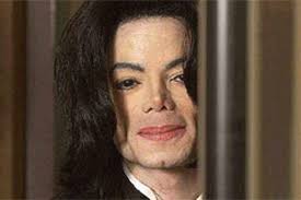 Half jaar huisarrest voor bespioneren van Michael Jackson