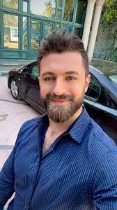 مرّات الواحد بيقول بالعيد: مساكم خيرات يا حبايب ✨ وبينتظر الرد بالتعليقات 👇