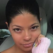 Zoe Rogers's Instagram, Twitter & Facebook