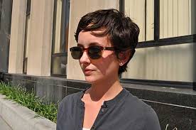 In fact, having thin hair is actually beneficial in this case, as strands are apt to lay more softly and stay in place. 25 Best Pixie Haircuts For Wavy Hair Pixie Cut Haircut For 2019