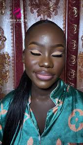 What's Makeup Artistry without some Extra?😩✨🌸 To book: 📱: 08086454003