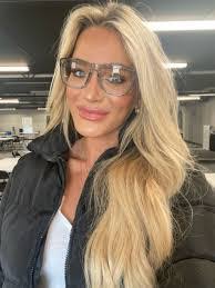 Dennis Lazaga's Instagram, Twitter & Facebook