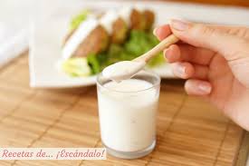 Check spelling or type a new query. Como Hacer Salsa De Yogur Casera Ideal Para Ensaladas Kebab Falafel