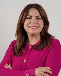 Don't miss our upcoming 🩷 Latina Track webinar “The Art of Networking:  Building Strong Connections”