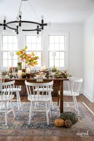 Want to take the style beyond your dining room table? Cozy And Inviting Thanksgiving Table Decor Thanksgiving Tablescape