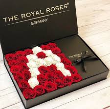 Bestelle Jetzt Deine Selbst Gestaltete Royal Deluxe Box Infinity Letter Midi Www Theroyalroses De Theroyalrosesgerma Rosen Box Briefe Schmucken Rosenboxen