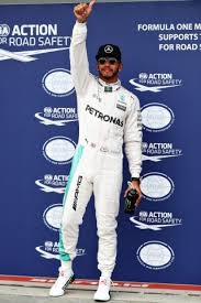 Lewis hamilton's height 5ft 7 ½ (171.5 cm) british formula 1 driver. Lewis Hamilton Height Weight Shoe Size