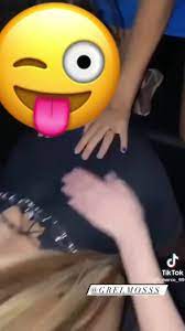grelmos le esce una tetta in discoteca - Video e Film Porno Italiani  Amatoriali Gratis - YuVideos