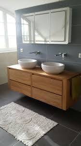 Badkamermeubel Wasbakken Waskommen En Mozaiektegels Badezimmereinrichtung Badkamermeubel Mo In 2020 Waschtisch Holz Badezimmer Badezimmer Dekor Bad Inspiration