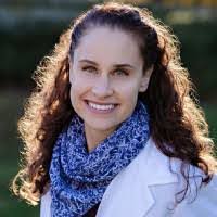 Deidre Davis's Instagram, Twitter & Facebook