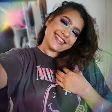 Laura Benton (@ljbenton)