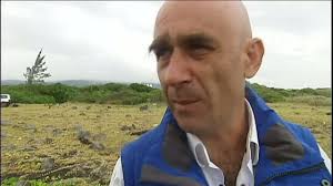 Experts say pieces of missing Malaysia plane may still be afloat