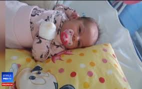 La o rezistență redusă a organismului la stafilococii patogen sub influența efectului dăunător al toxinelor și enzime ale patogenului sale și laringita stafilococică și laringotraheita se dezvoltă, de regulă, la copii cu vârste cuprinse între 1 și 3 ani, pe fondul bolilor respiratorii acute respiratorii. NumÄƒrul BebeluÈ™ilor InfectaÈ›i Cu Stafilococ Auriu CreÈ™te Zilnic AcuzaÈ›iile Unei Mame Stirileprotv Ro