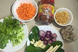 Perpaduan akar ketumbar, serai dan segarnya aroma daun jeruk membuat nasi goreng ini sungguh nikmat. Cara Buat Bihun Goreng Tomyam Yang Sedap Umph Wanita Ini Kongsi Resipinya Ilhamresipi