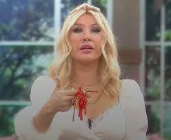 Sezen aksu is another well known turkish singer. Seda Sayan Sosyal Medyanin Diline Dustu Kendini Mahvettin Magazin Haberleri