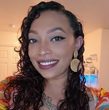 Not my daughter telling me my mom made the most whitest flavor chicken  there is 😂😂