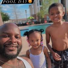 FREAKY TEE (@T_Singleton25)