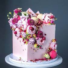 Pink dried flowers for cake. Courtneyhallie Set Me A Challenging Brief A Pretty Square Cake With Edible Dried Flowers And Little Birthday Cake With Flowers Flower Desserts Sprinkle Cake