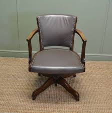 The swivel movement operates smoothly and easily in a complete circle. Art Deco Antique Solid Oak Swivel Desk Chair 286618 Sellingantiques Co Uk